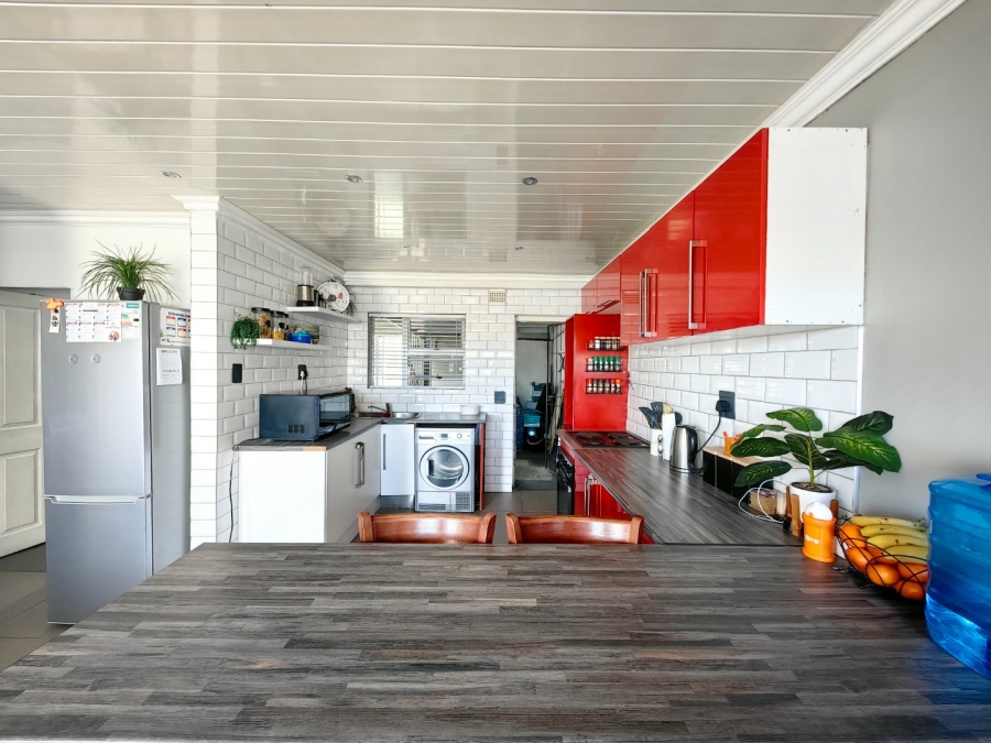 5 Bedroom Property for Sale in Bridgetown Western Cape